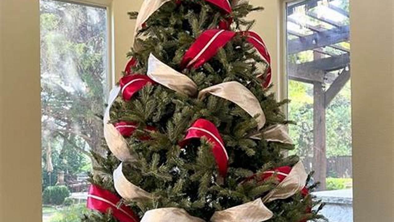 How To Ribbon A Christmas Tree