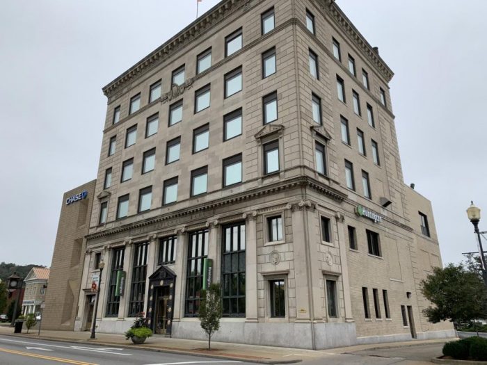 Huntington bank closing canfield and lisbon locations in 2025