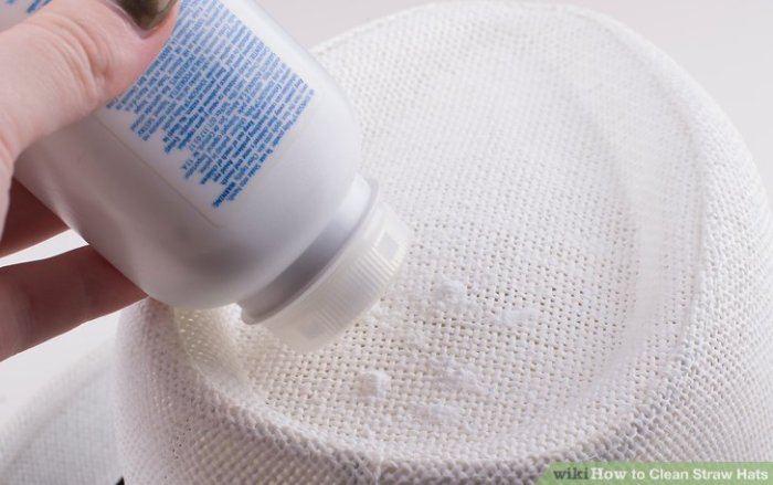 How to clean a straw hat