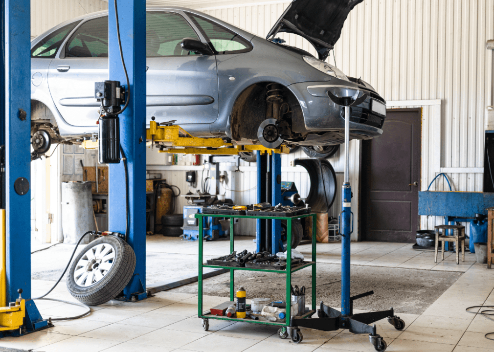 Does car insurance pay for repairs